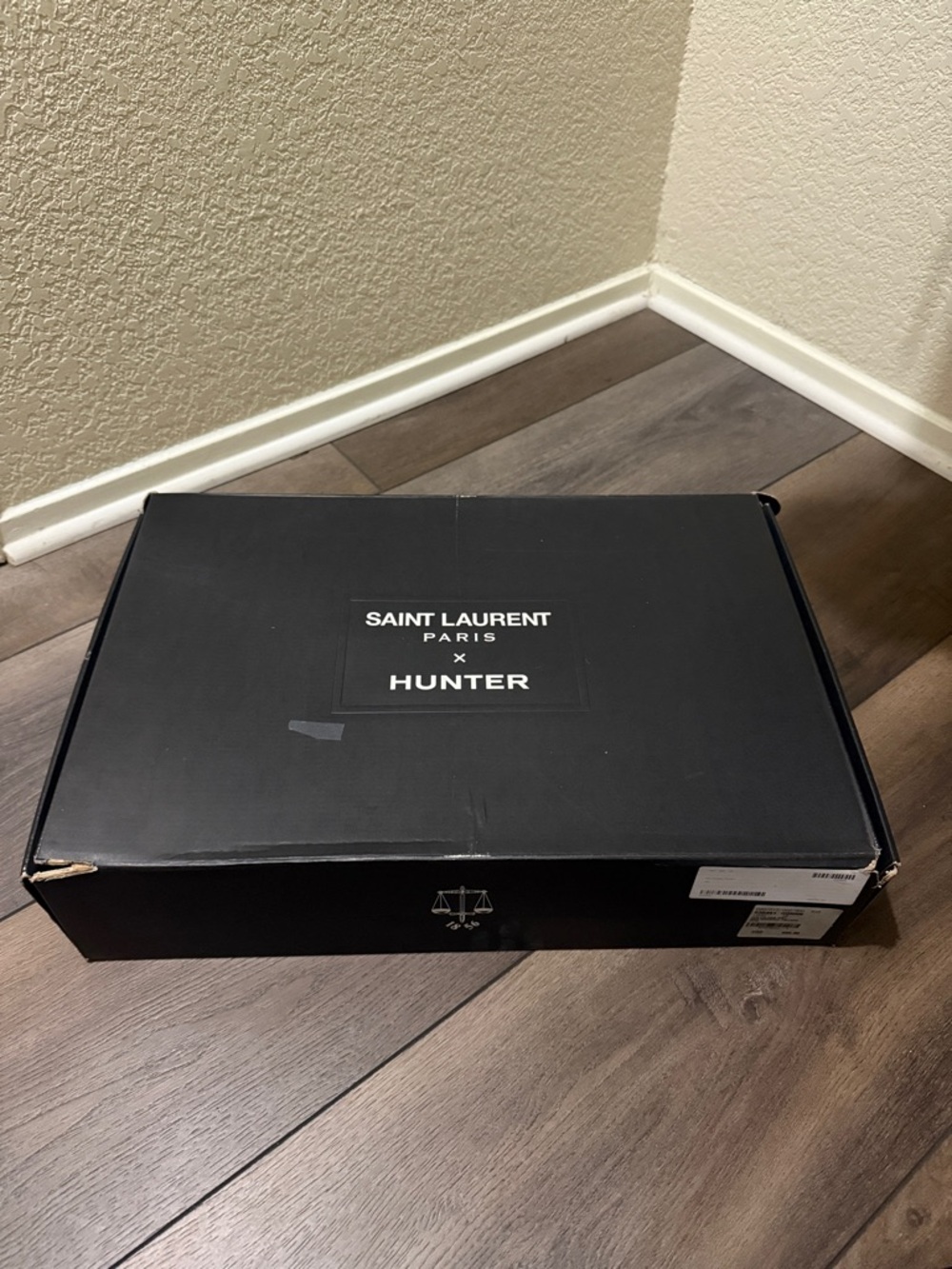 Saint Laurent x Hunter - Picture 2 of 6